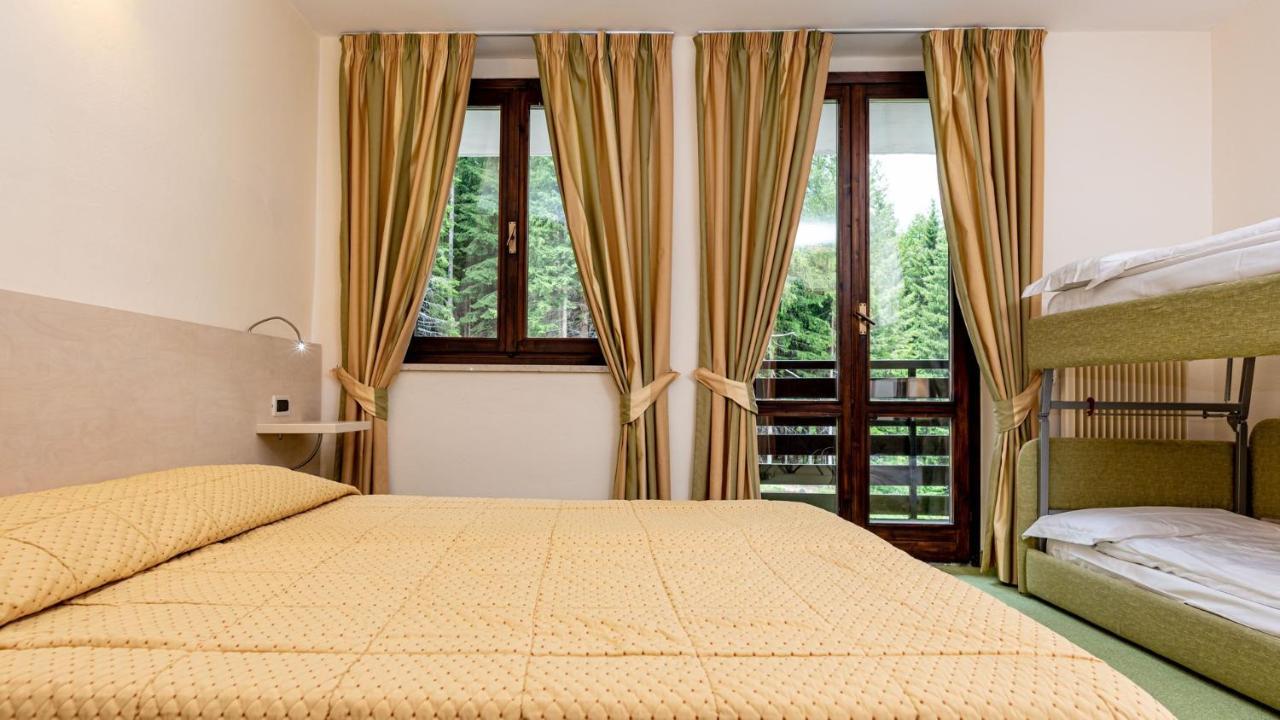 Hotel Alaska Фолгарида Екстериор снимка