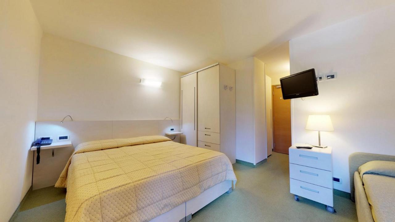 Hotel Alaska Фолгарида Екстериор снимка