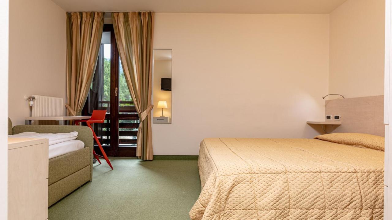 Hotel Alaska Фолгарида Екстериор снимка
