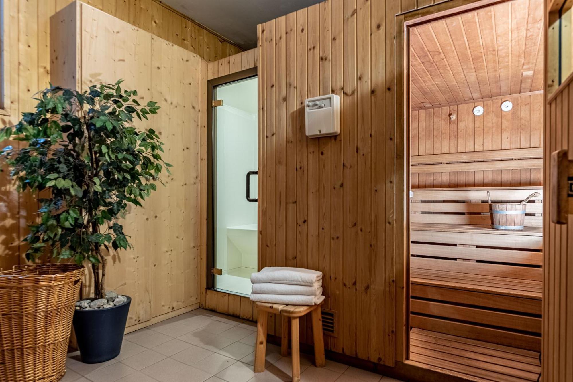 Hotel Alaska Фолгарида Екстериор снимка