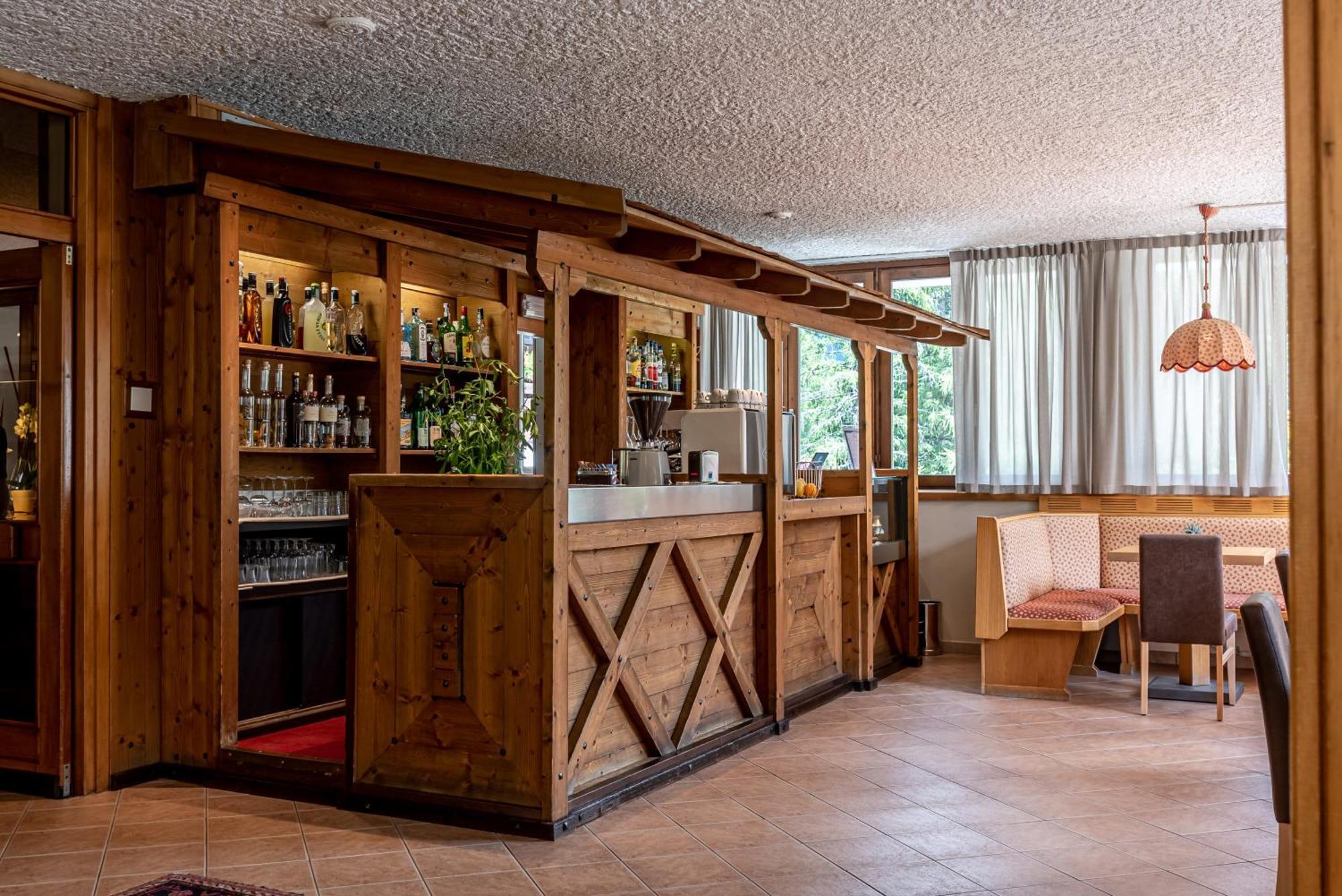 Hotel Alaska Фолгарида Екстериор снимка