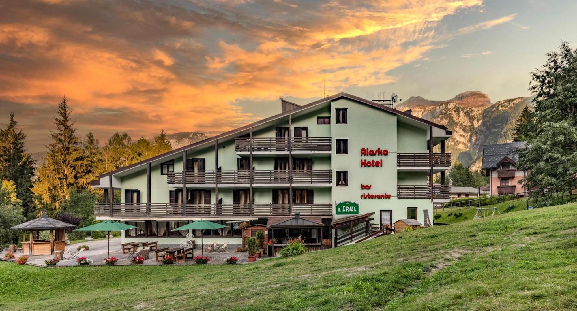 Hotel Alaska Фолгарида Екстериор снимка