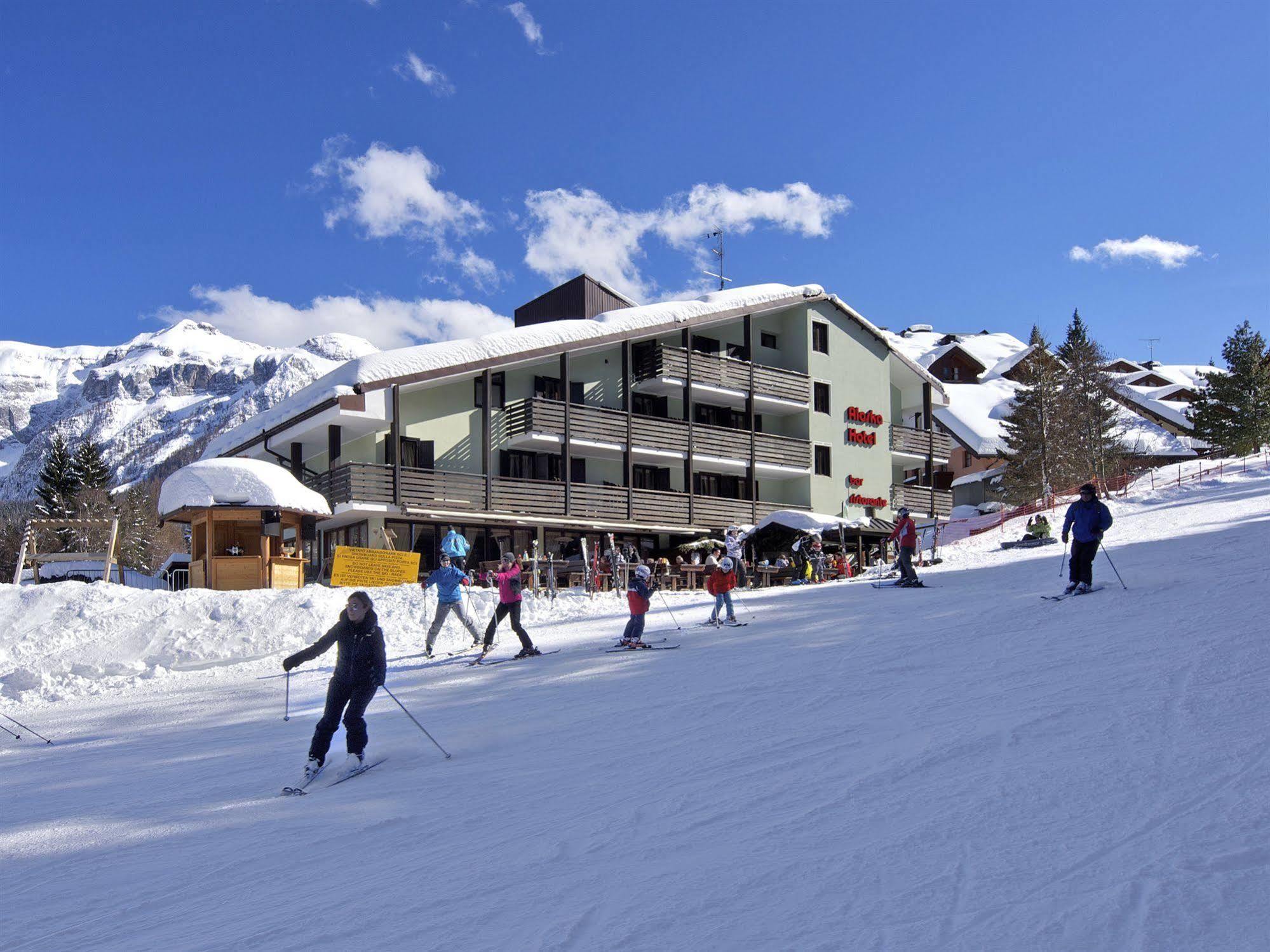 Hotel Alaska Фолгарида Екстериор снимка