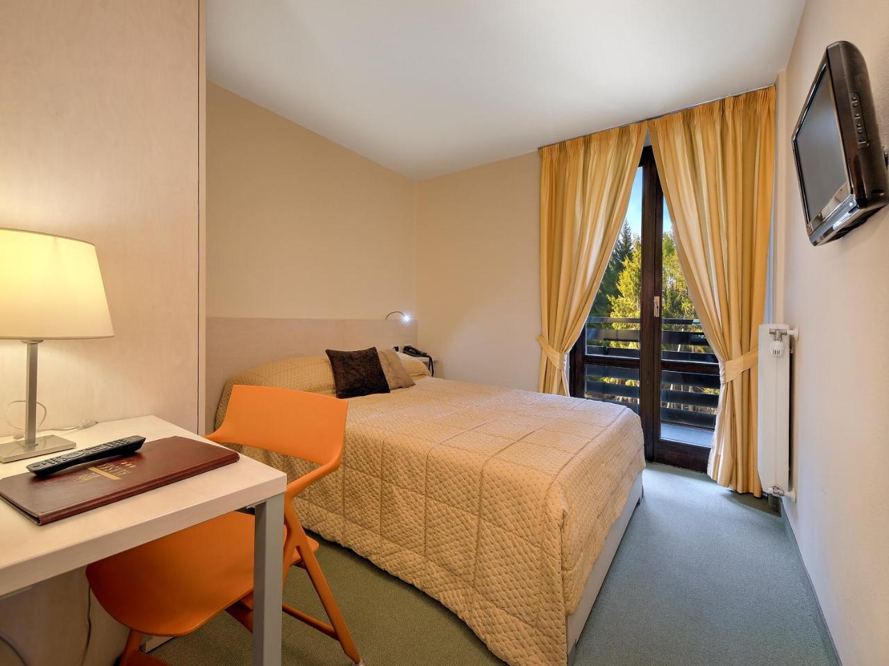 Hotel Alaska Фолгарида Екстериор снимка