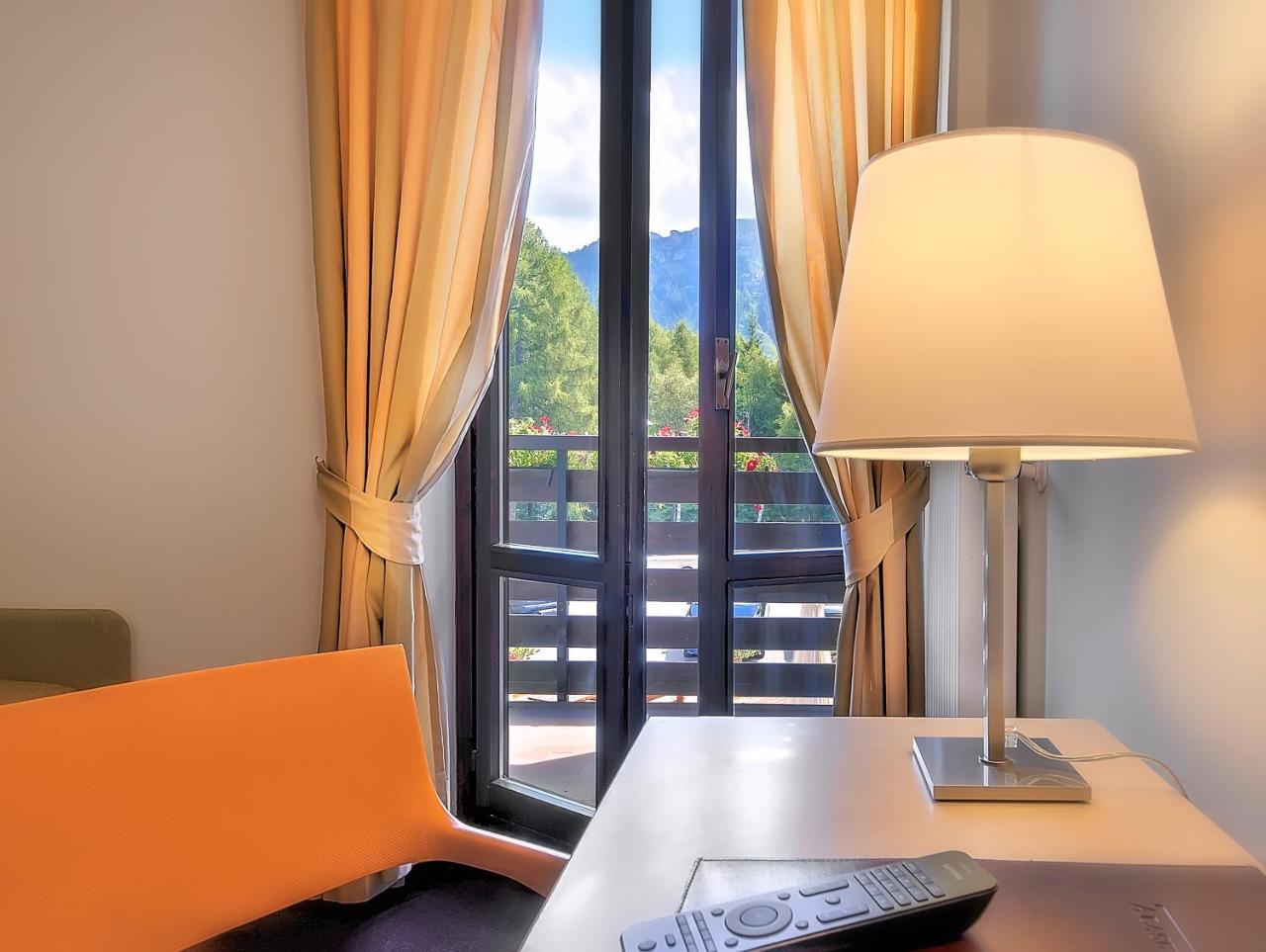 Hotel Alaska Фолгарида Екстериор снимка