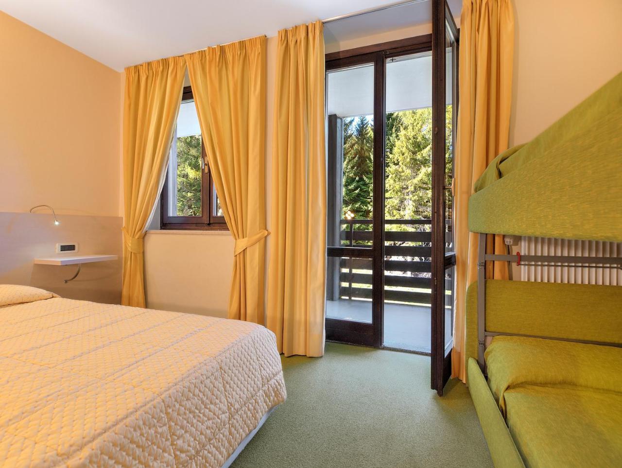 Hotel Alaska Фолгарида Екстериор снимка